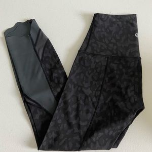 Wunder Under Crop Scallop lululemon
